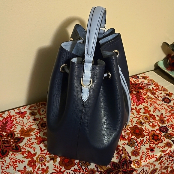 Kate Spade Vivian Bucket Bag - Picture 2 of 9